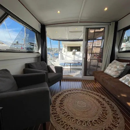Hotel en barco Infantman Yatch Vila Nova de Gaia