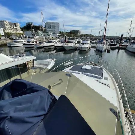 Hotel en barco Infantman Yatch Vila Nova de Gaia