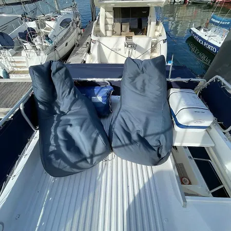 Infantman Yatch Вила-Нова-ди-Гая
