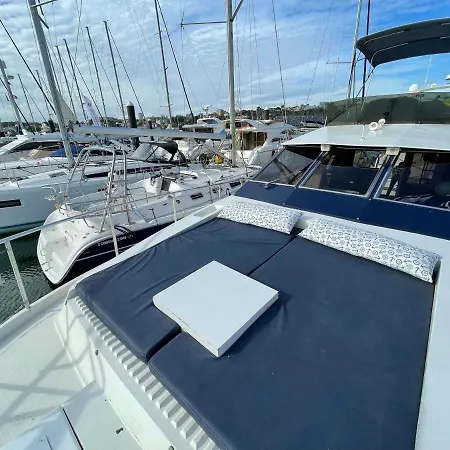 Infantman Yatch Ботель Вила-Нова-ди-Гая